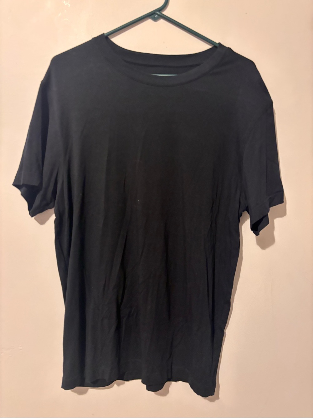 Fabletics Men's Black Short-Sleeve Crew Tee